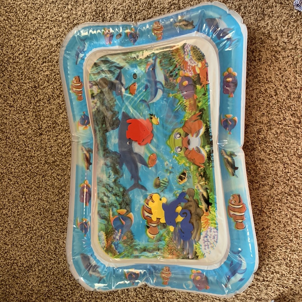 Tummy time water pillow